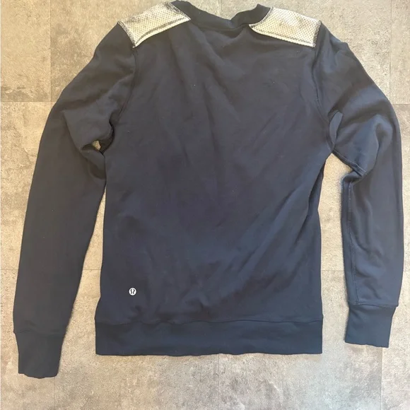 Lululemon Athletica In a Flash sweater - Picture 2 of 6